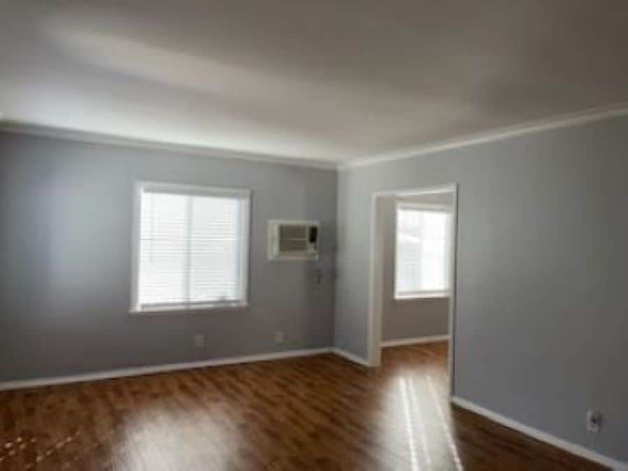 Building Photo - 305 N Palm Ave