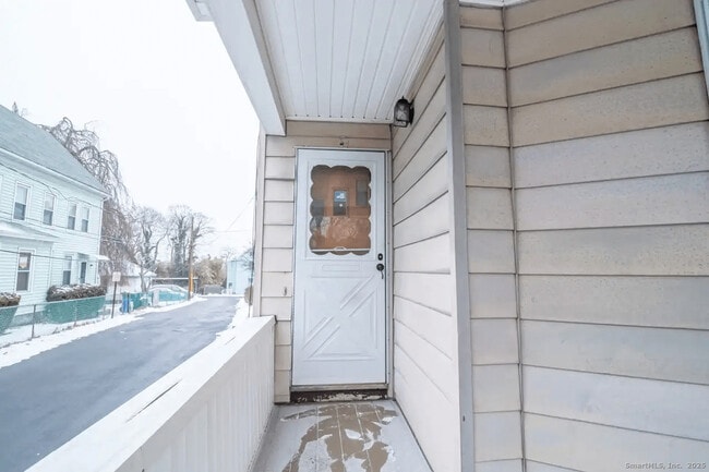 Building Photo - 62 Montauk Ave