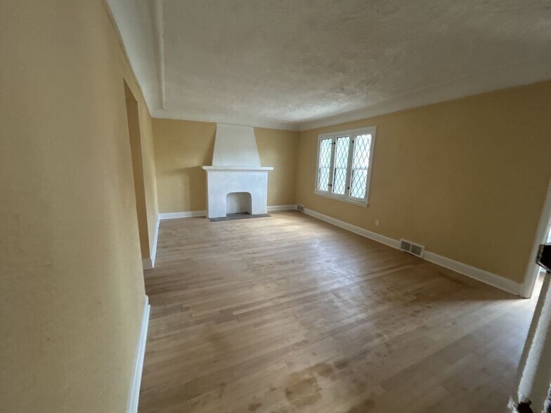 Building Photo - 17409 Warrington Dr