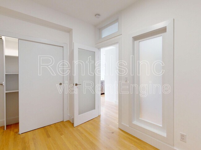 Building Photo - 1294 Grove St
