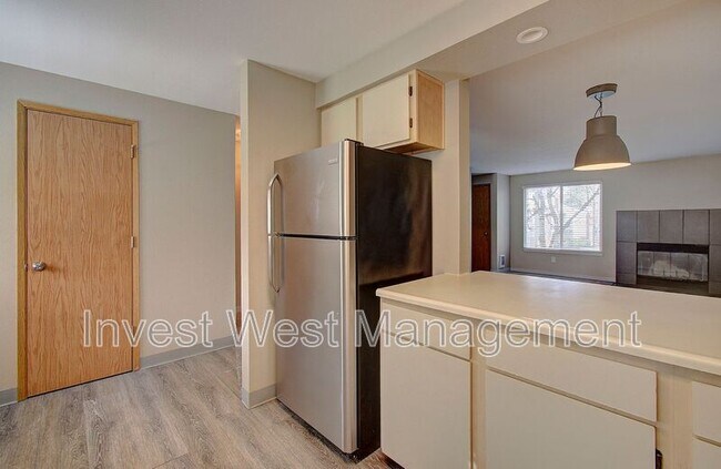 Building Photo - 13216 NE Salmon Creek Ave