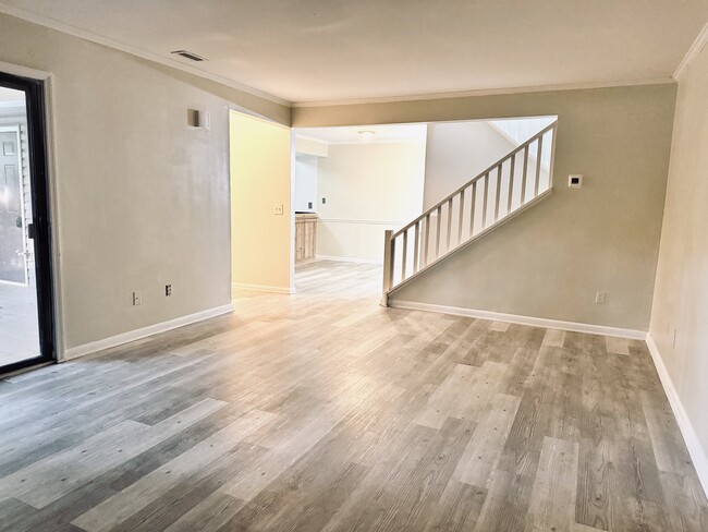 Building Photo - 202 Finley Forest Dr
