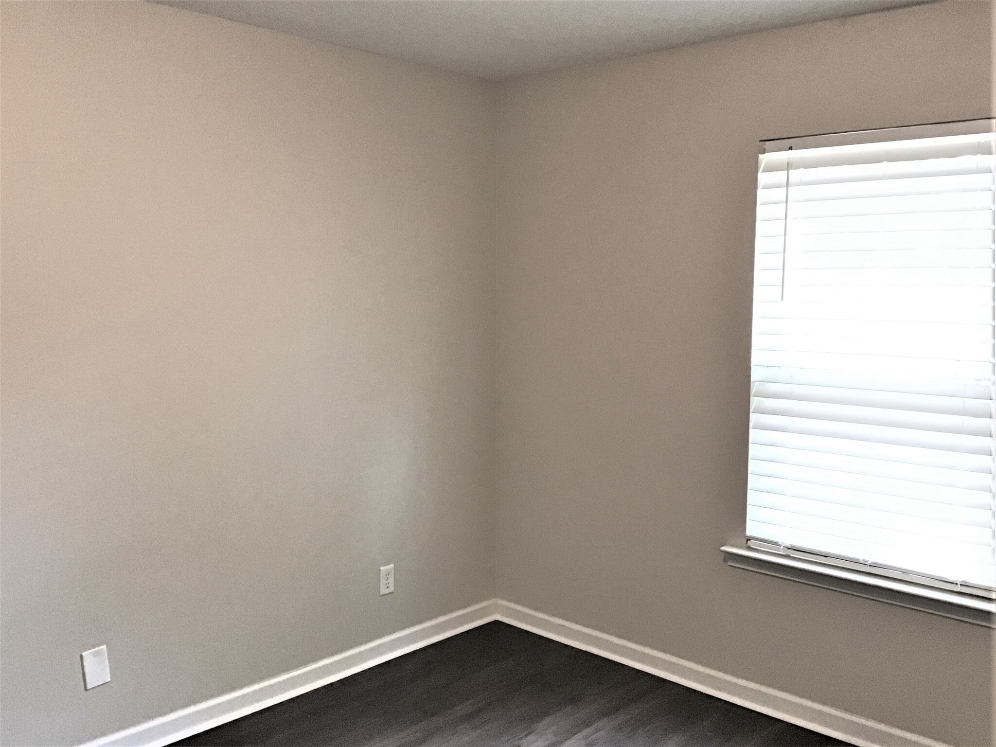 Building Photo - 108 Crooked Oaks Dr