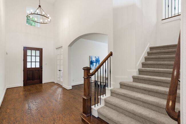 Building Photo - 25707 Pierrmont Ct