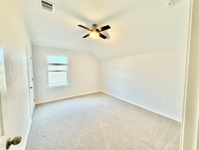 Building Photo - 17113 Antioch Ave