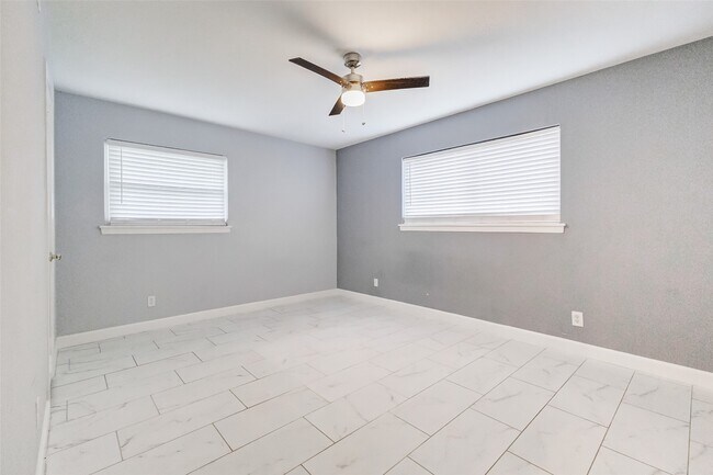 Building Photo - 10062 Haddington Dr