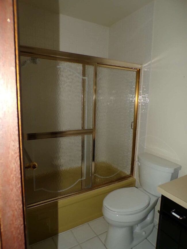 Building Photo - Heather Ridge Townhome (27XA)