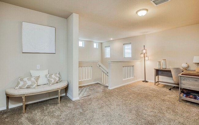 Building Photo - Westside area for Short or Long Term Rental (Completely Furnished) Beautiful 3 bed/2.5 baths plus...