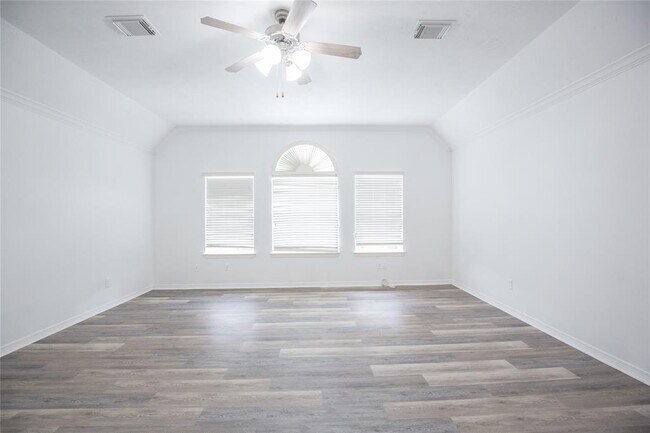 Building Photo - 5413 Kiam St