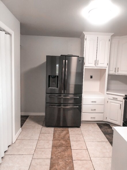 Building Photo - 340 W Main St