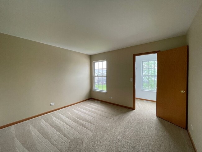 Building Photo - Single Family Home for Rent in Marengo! Available Mid August 2026!