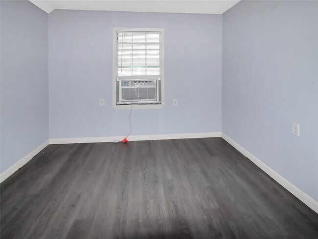 Building Photo - 6611 Jensen St