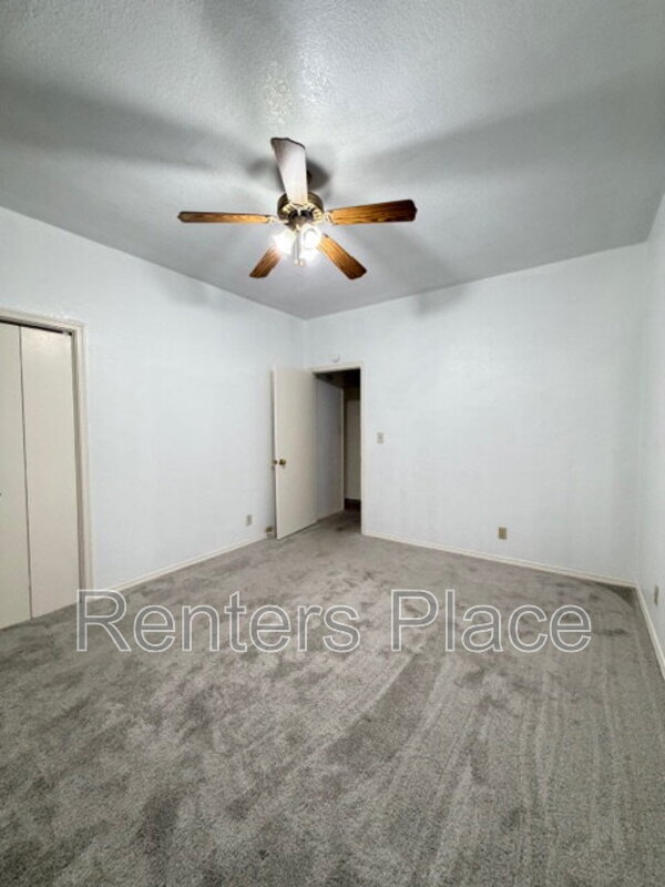 Building Photo - 11121 S 106th E Ave