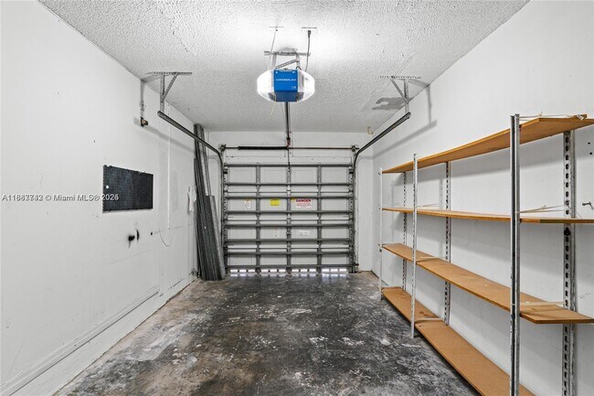 Building Photo - 1162 SW 44th Ave