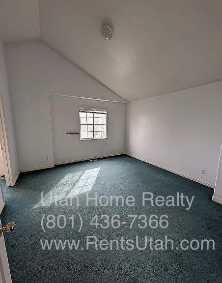 Building Photo - 2058 California Ave