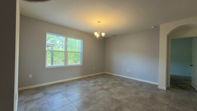 Building Photo - 1117 SW Goodman Ave