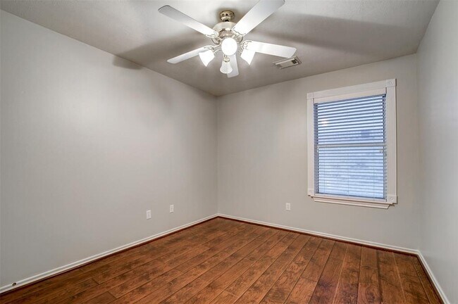 Building Photo - 12130 Piney Bend Dr