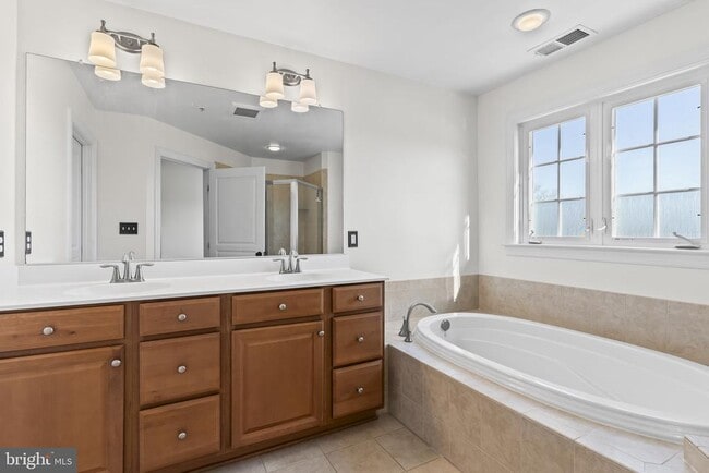 Building Photo - 518 Bolin Terrace