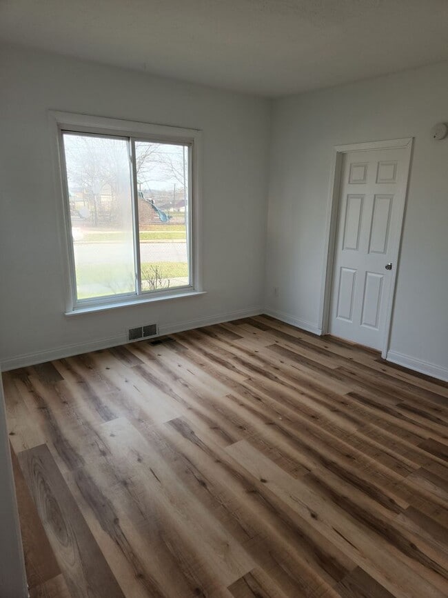 Building Photo - 264 N Jackson St