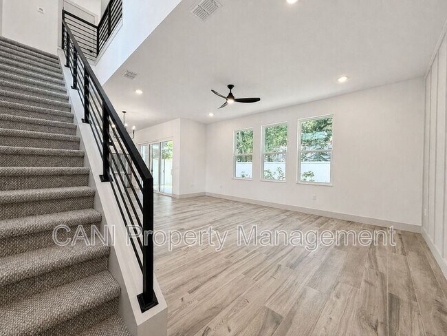 Building Photo - 724 Ellwood Ave