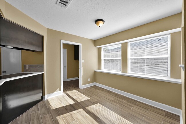 Building Photo - 29103 Raestone St