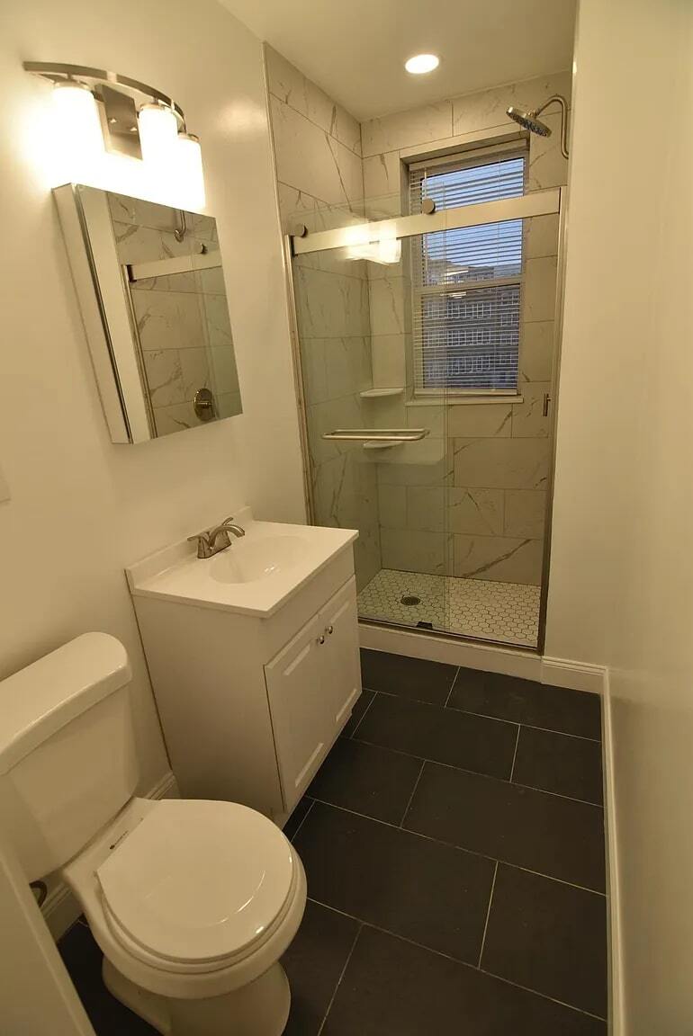 Building Photo - 191 Park Dr