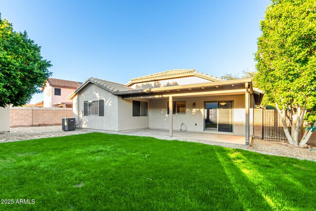 Building Photo - 6038 N Almanza Ln