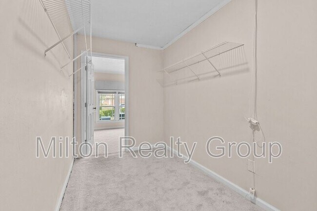 Building Photo - 6203 Vigilante Ct
