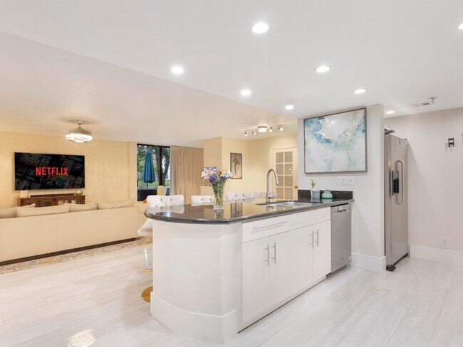 Building Photo - 955 Egret Cir