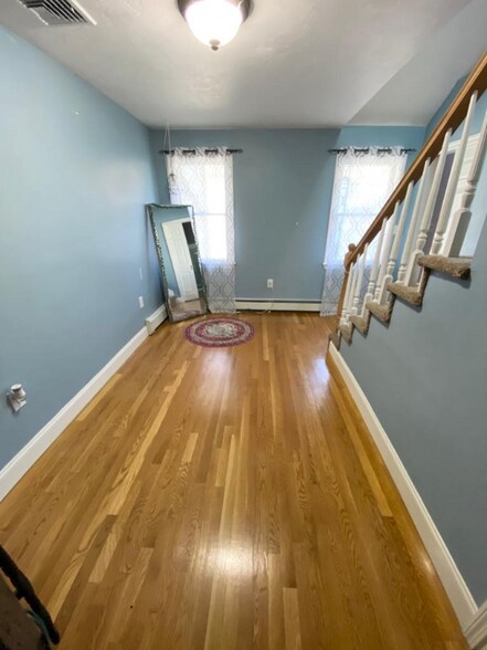 Building Photo - 6 Franklin St