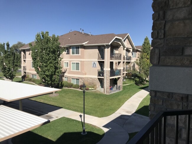 Building Photo - 1212 W 50 N