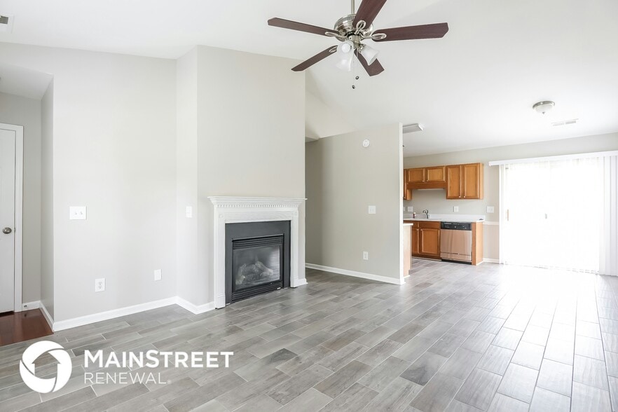 Building Photo - 3250 Trenchard Ln