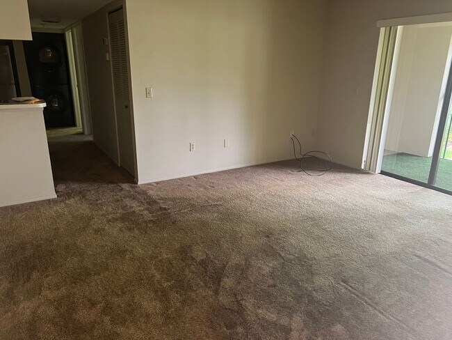 Building Photo - 2/2 second floor condo at Oak Forrest