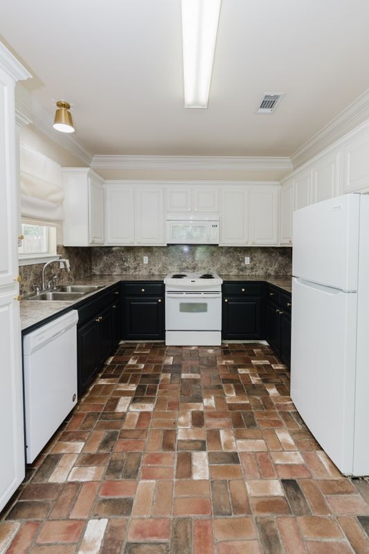 Building Photo - 38494 Ruby Dr