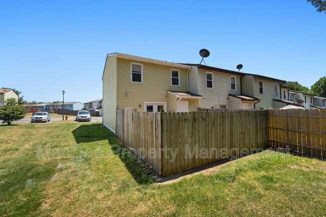 Building Photo - 5239 Daffodil Dr