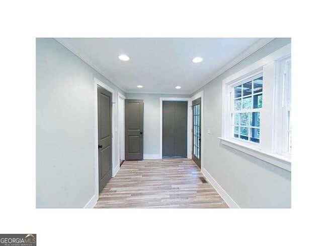 Building Photo - 784 Valley Brook Rd