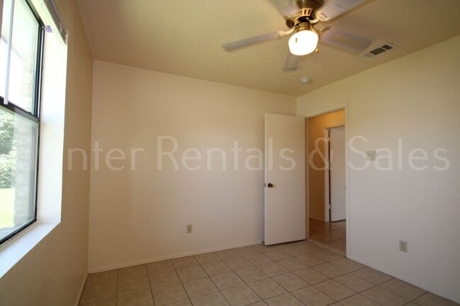 Building Photo - Winfield Estates!