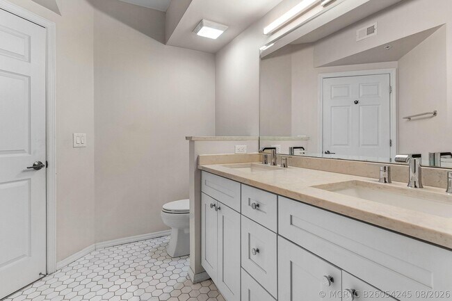 Building Photo - 1210 Tuscany Way