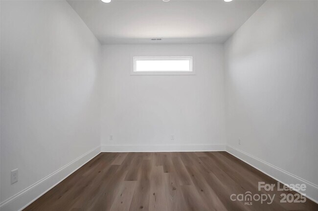 Building Photo - 3054 Constitution Ln