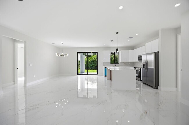Building Photo - 1299 Barton Ave