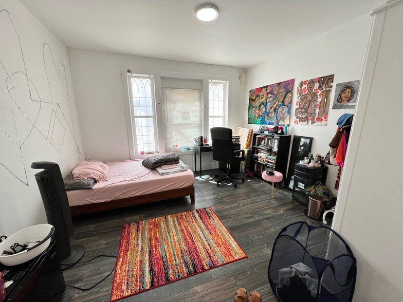 Bedroom 1 - 55 Trumbull St
