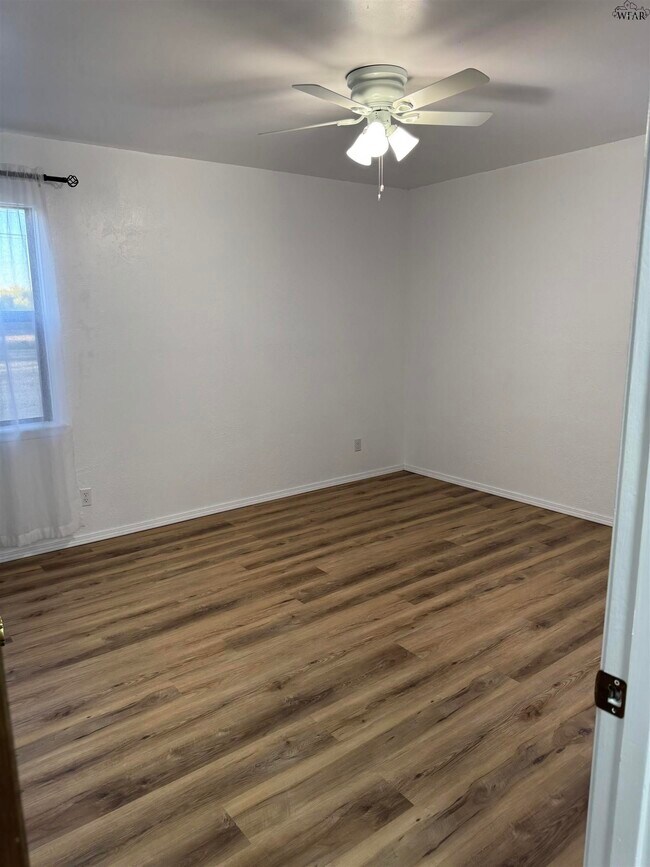 Building Photo - 2304 Tinker Trl