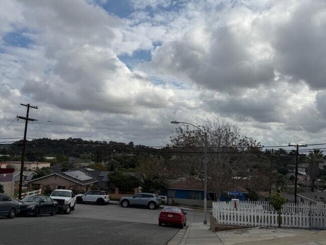 Building Photo - Charming 2-Bed, 1-Bath Home in San Diego (92102)