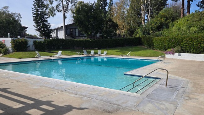 Building Photo - Yorba Linda 2 Bed Townhouse for Lease - Newly Remodeled
