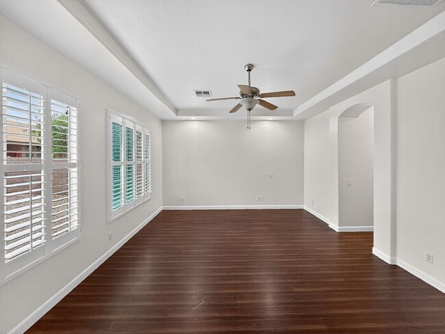 Building Photo - Spacious 3 car garage home at Paseo Trail!