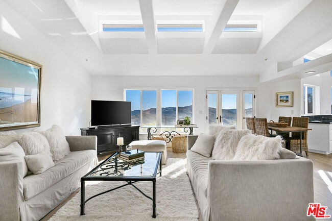 Building Photo - 33310 Hassted Dr