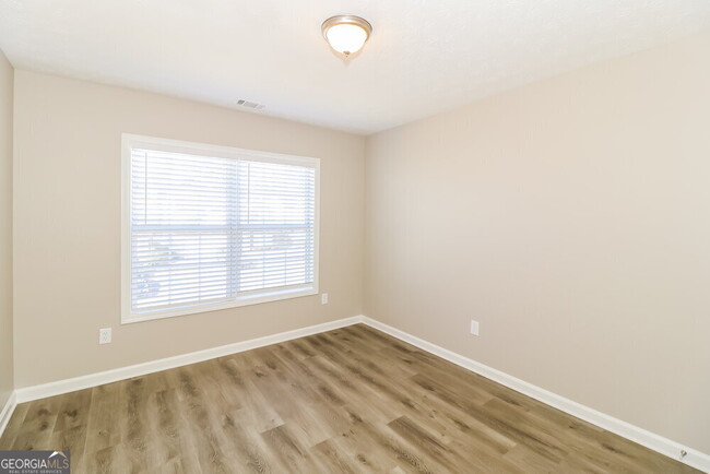 Building Photo - 698 Clairidge Elm Trail SW