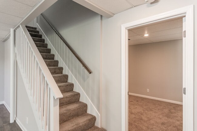 Building Photo - 4 bedroom Home Sumner County Schools