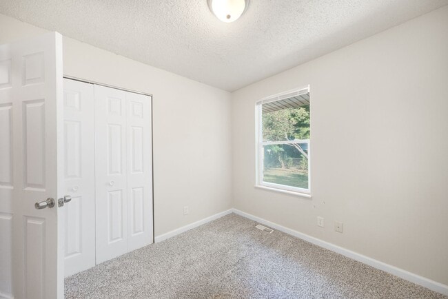 Building Photo - 3 BED / 1 BATH HOUSE IN URBANA WITH IN-UNI...