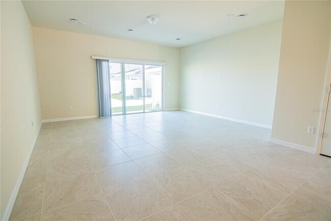 Building Photo - 4647 Green Palm Ln